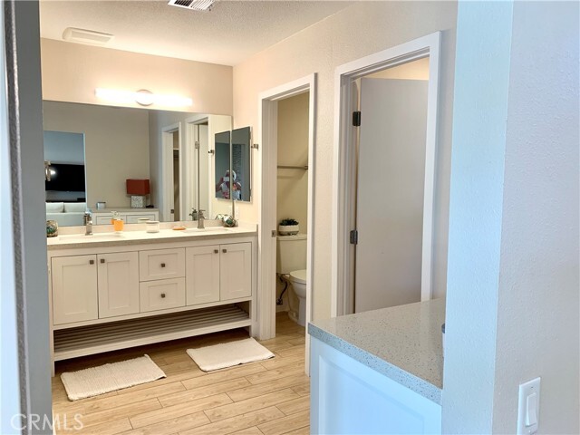 Building Photo - 48985 Wildwood Ln