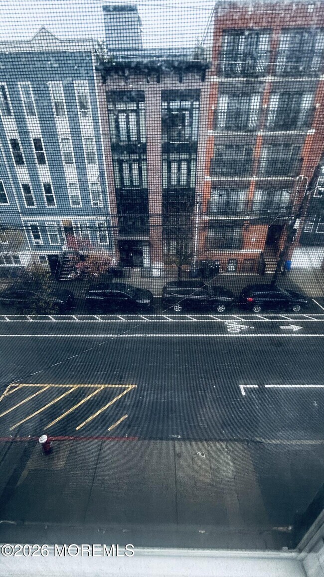 Building Photo - 63 Madison St