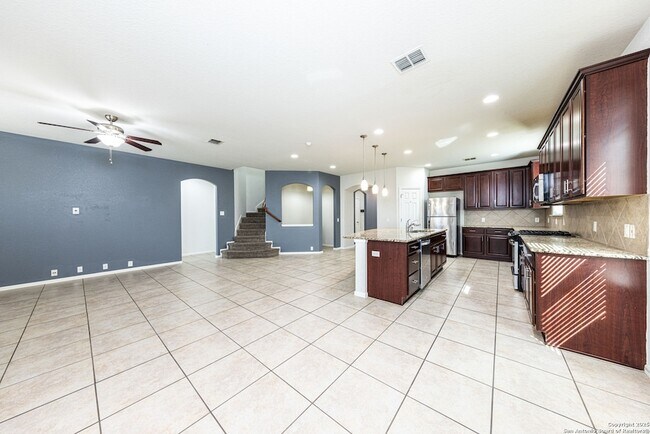 Building Photo - 12606 Texas Gold