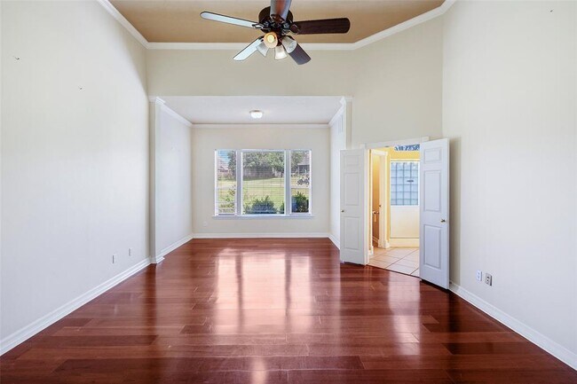 Building Photo - 19 Greenview St