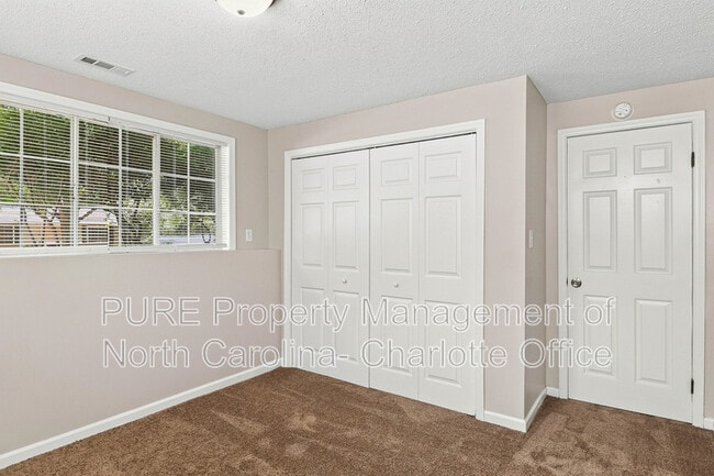 Building Photo - 8115 Bald Ridge Dr