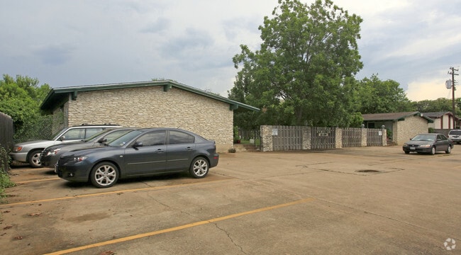 Primary Photo - Woodrow Apartments