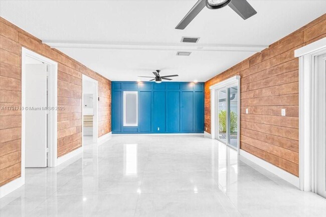 Building Photo - 5804 SW 116th Ave