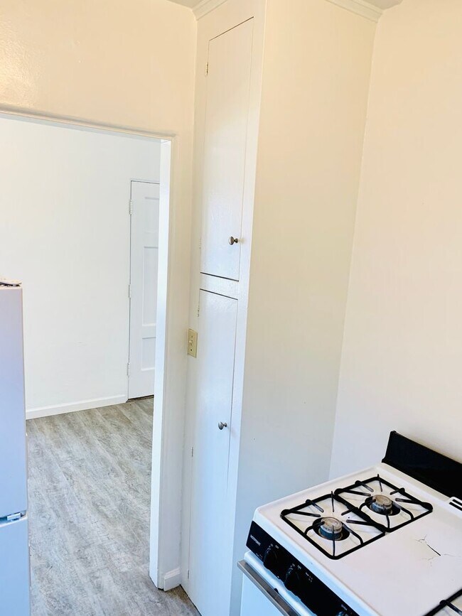 Building Photo - LIVE BY THE BEACH! 1BD/1BA OCEAN BEACH APARTMENT + PRIVATE GARAGE & LAUNDRY!!!