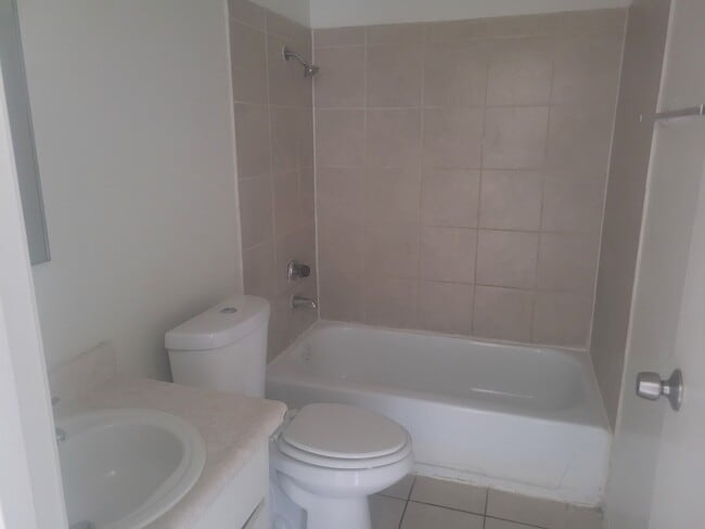 Building Photo - 4725 Convaire Ave