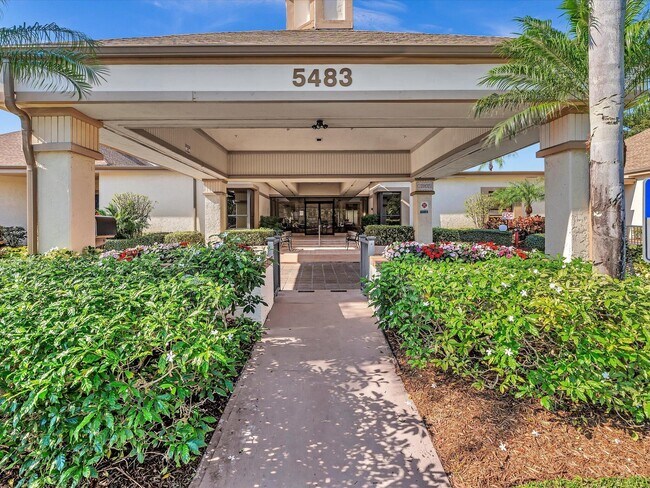 Building Photo - 5153 Oakhill Ln