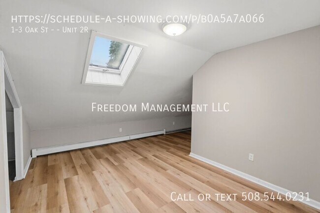 Building Photo - 1-3 Oak St --Unit 2R