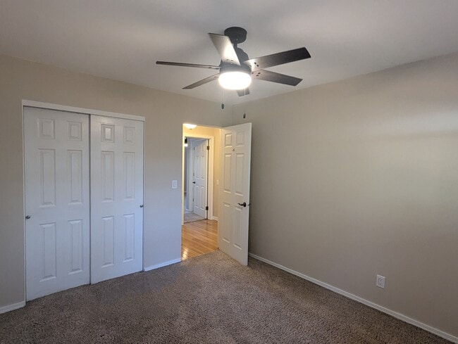 Building Photo - 2302 Garland Dr