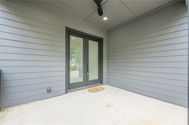 Building Photo - 34 Candler Rd NE