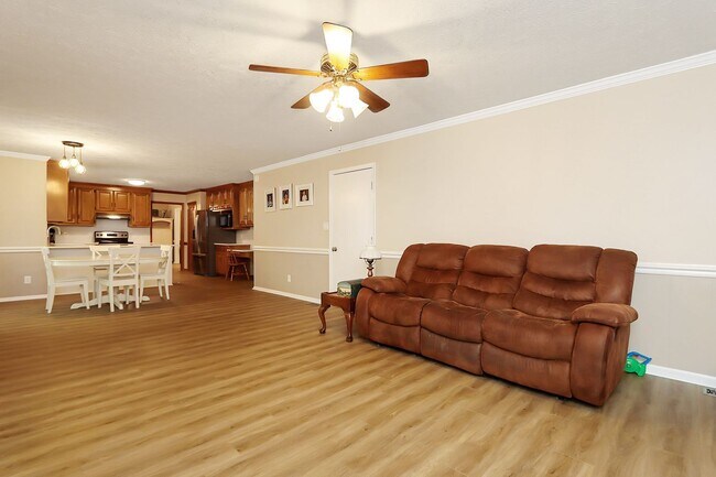 Building Photo - 103 Jonquil Ct