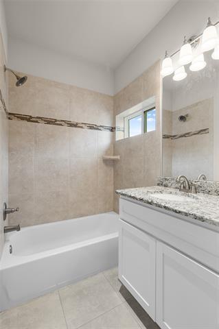 Building Photo - 301 Lily Ln