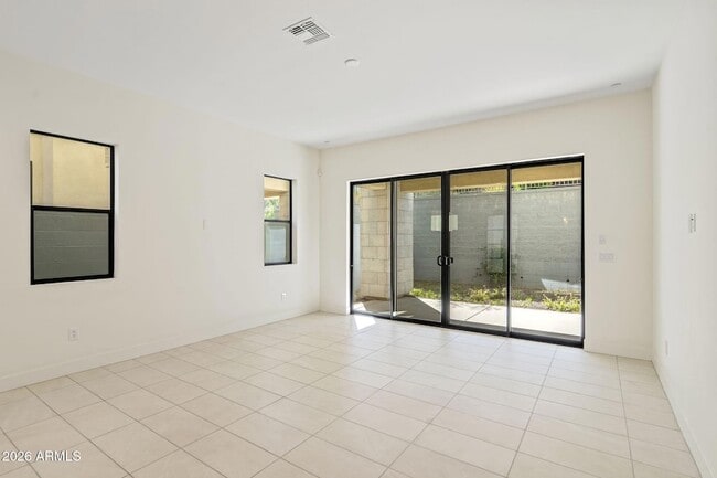 Building Photo - 1 Easy St