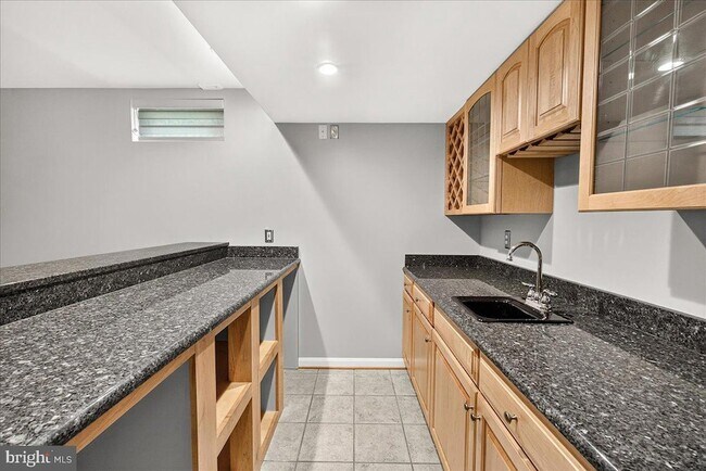 Building Photo - 6455 Saddlebrook Ln