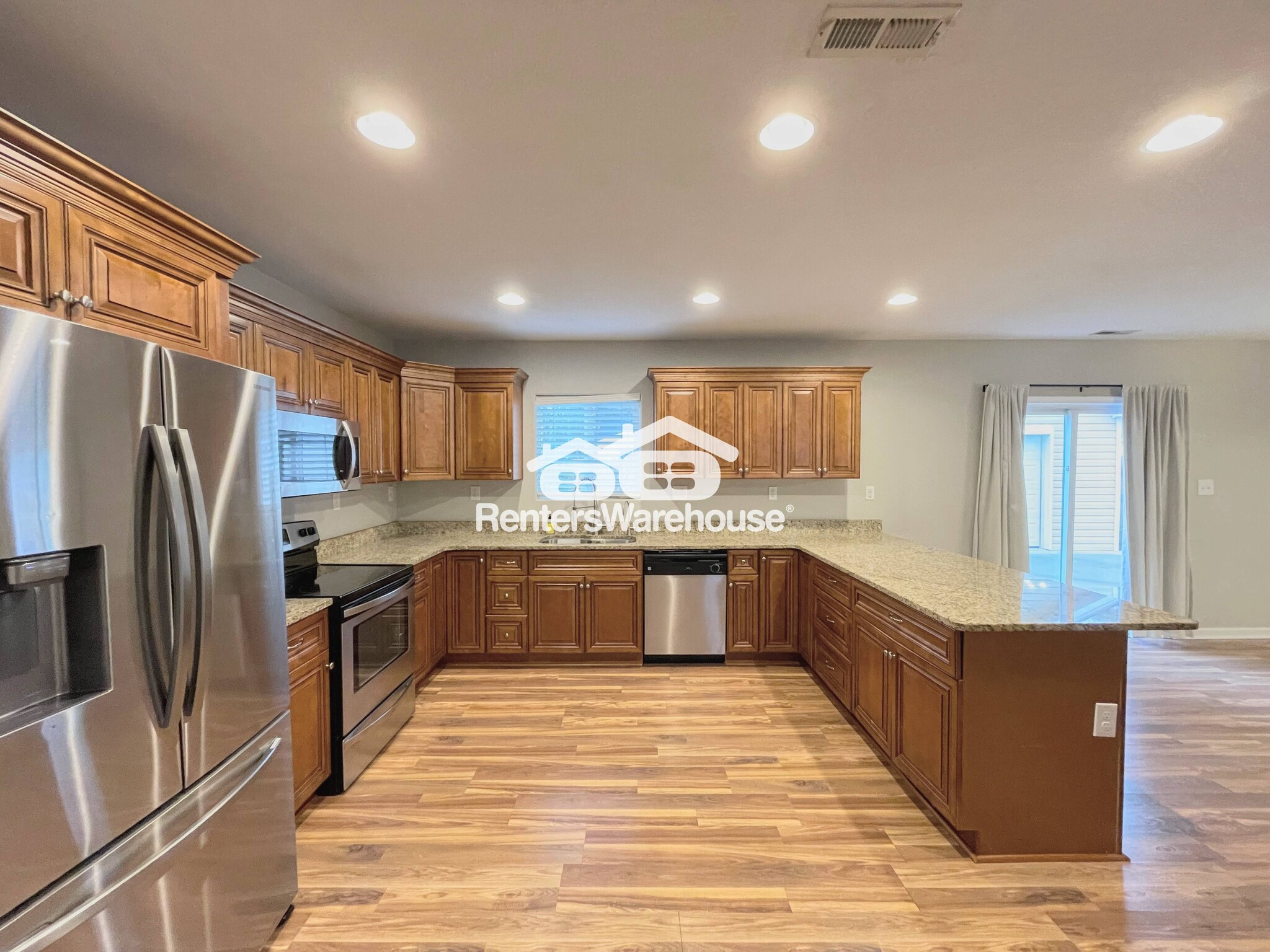 Building Photo - 3417 Peronne Ave