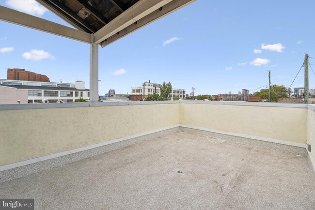 Building Photo - 801 S Rose St