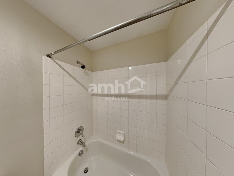 Building Photo - 9861 Kenton Cir