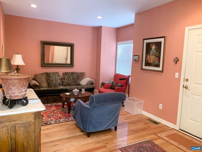 Building Photo - 112 Old Fifth Cir