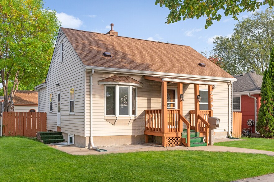 Building Photo - 3744 Perry Ave N