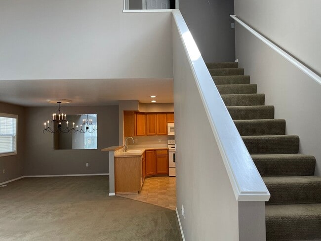 Building Photo - Beautiful and Well Maintained 2 Bed and 2....