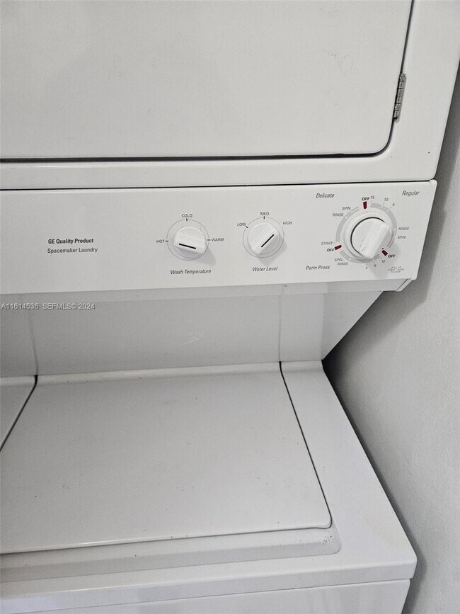 Building Photo - 2775 NE 187th St