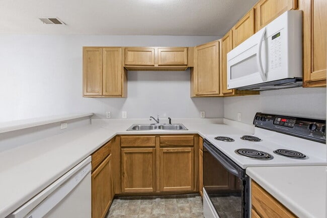 Building Photo - 17281 E Ford Dr