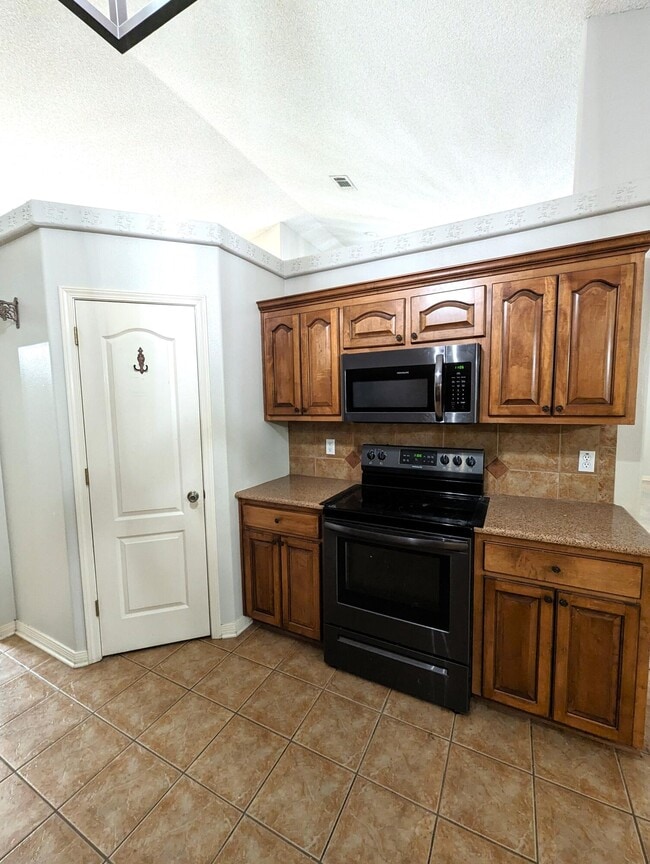 Building Photo - 1822 Brooke Beach Dr