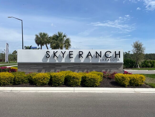 Building Photo - 3 Bedroom and 2.5 Bath Home in Skye Ranch ...