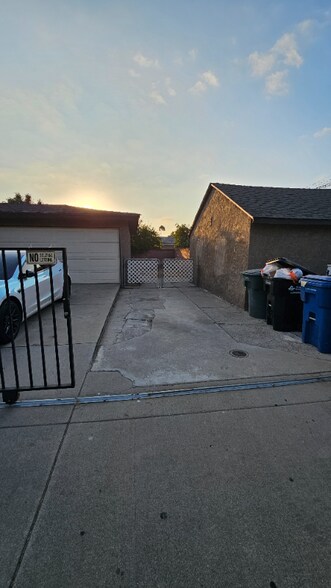 Building Photo - 13309 Orizaba Ave