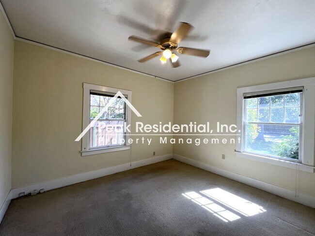 Building Photo - Charming East Sacramento 1bd/1ba - Must See!