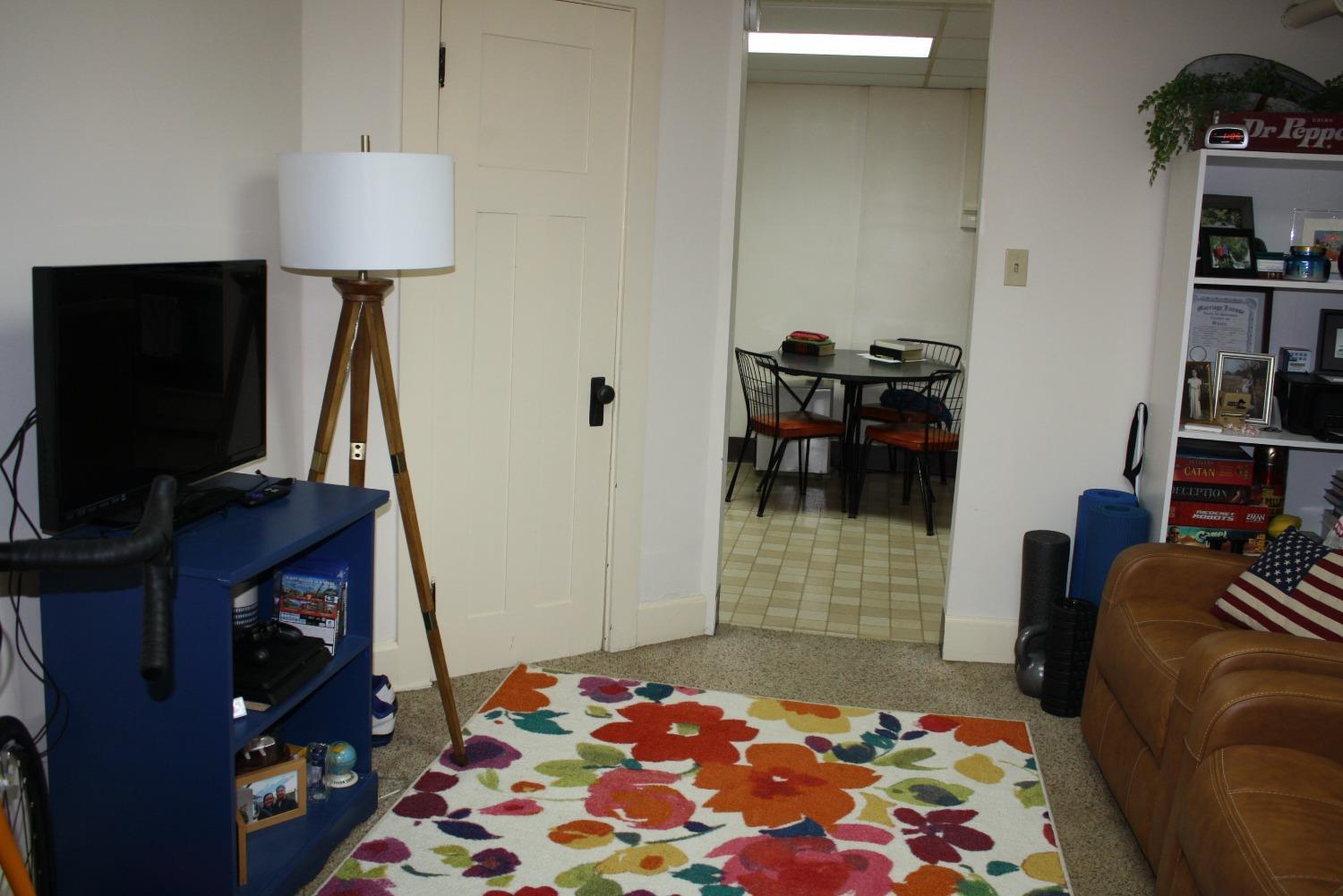 Building Photo - 334 Thrall St