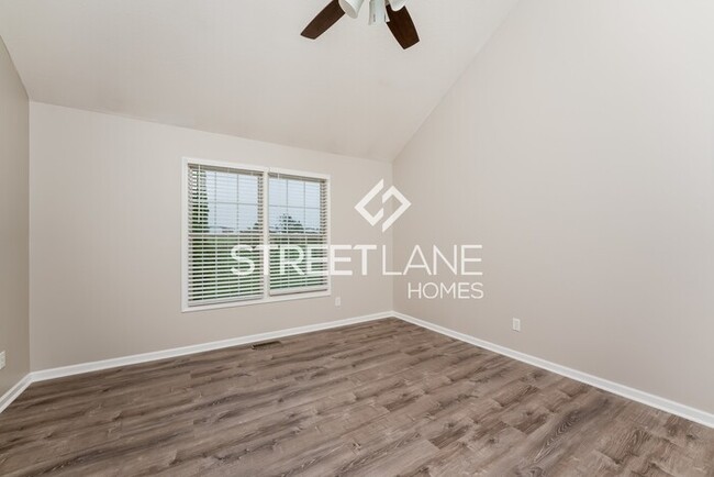 Building Photo - Charming 4 Bedroom in Pickerington!