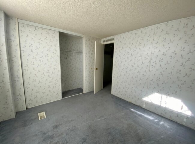 Building Photo - 251 3rd St