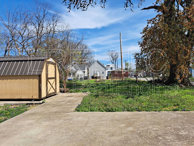 Building Photo - 1371 Olive St