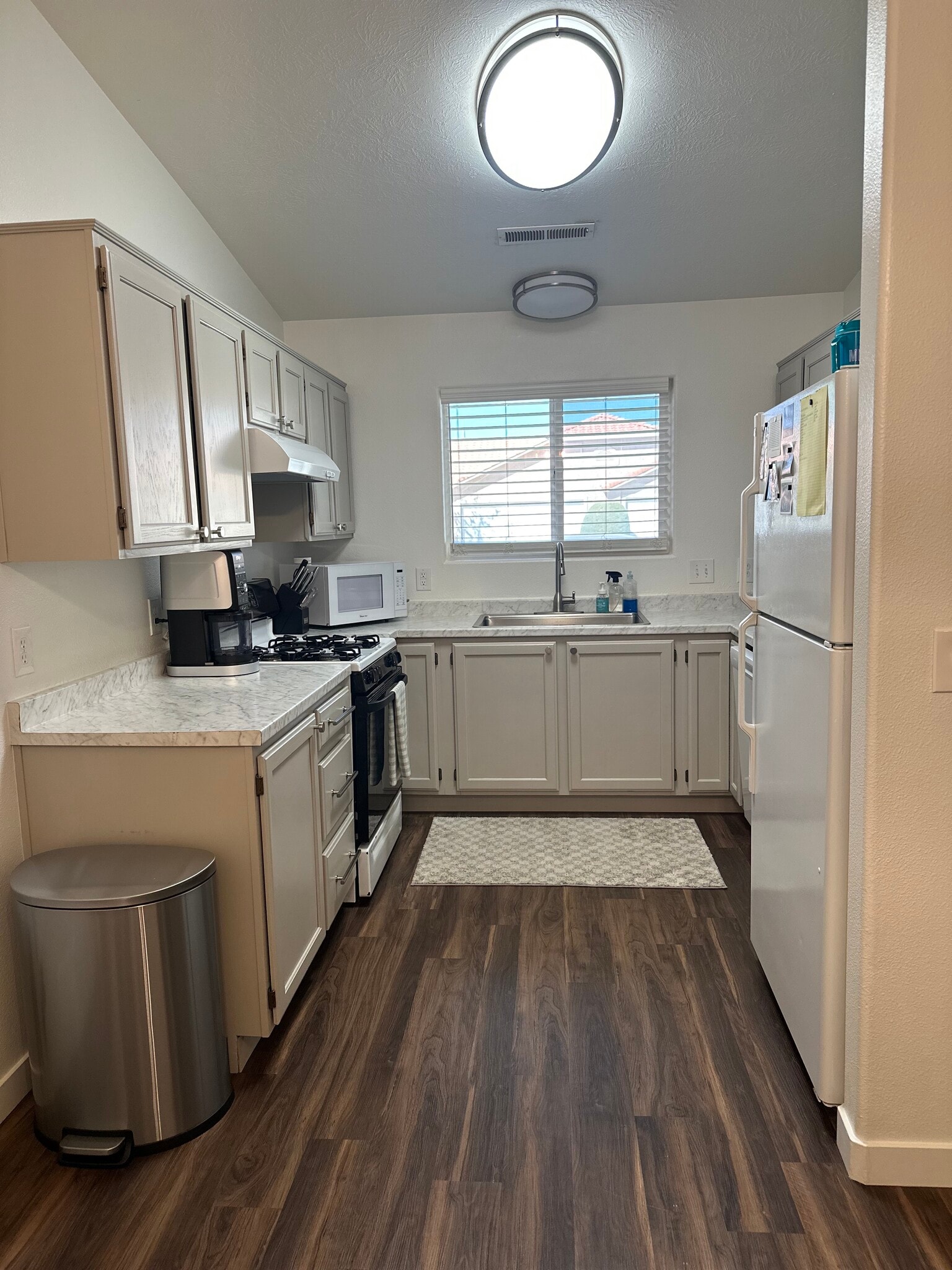 Building Photo - 357 S 6150 W