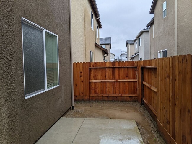 Building Photo - 6433 E Malbec Dr