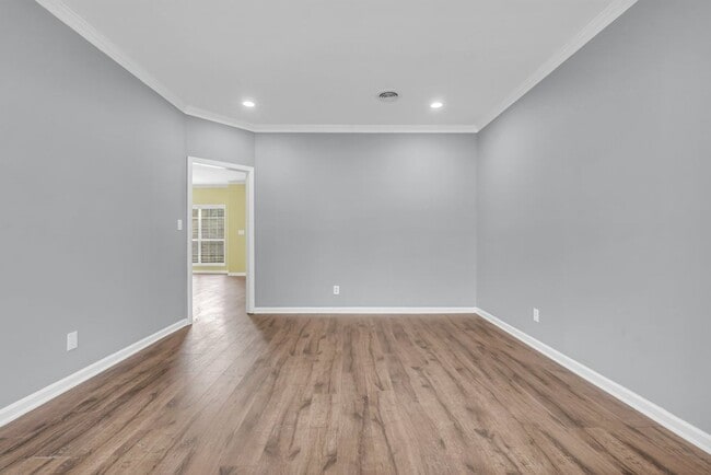 Building Photo - Renovated 4 Bedroom 3 Home for Rent!