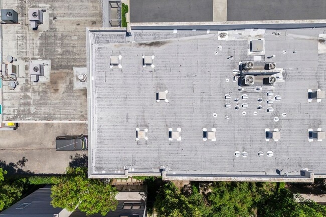 Building Photo - 253 N Bush St