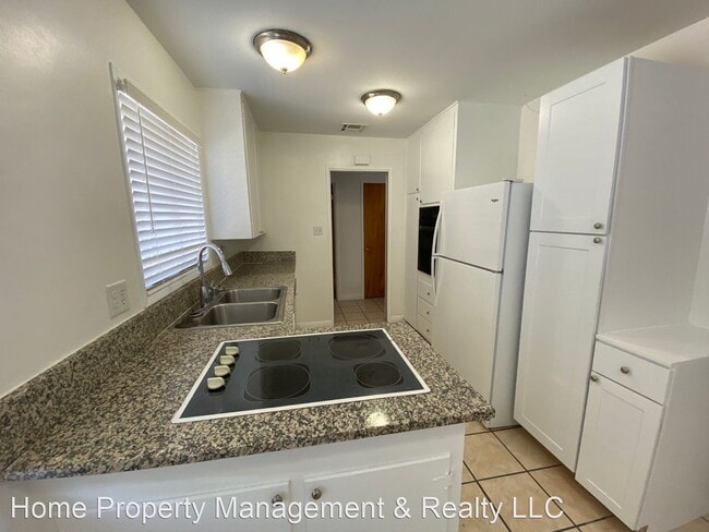 Building Photo - 3 br, 2 bath House - 3701 Apache Ln
