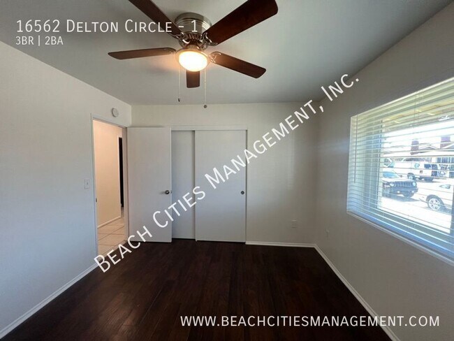 Building Photo - 16562 Delton Cir