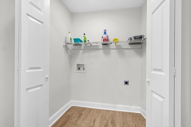 Building Photo - Beautiful 3/2 located in Central Mount Pleasant!