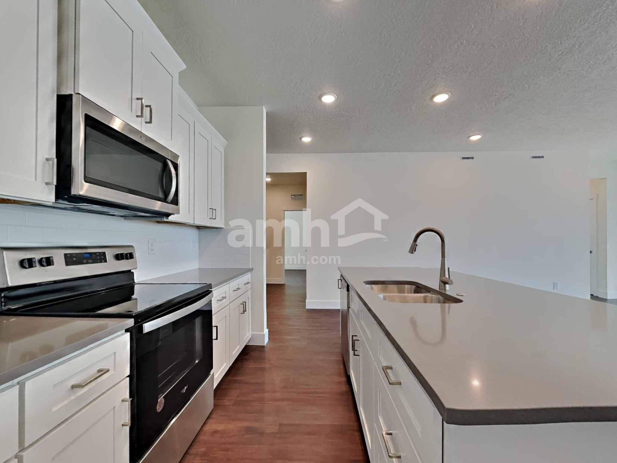 Building Photo - 10014 W Raleigh St