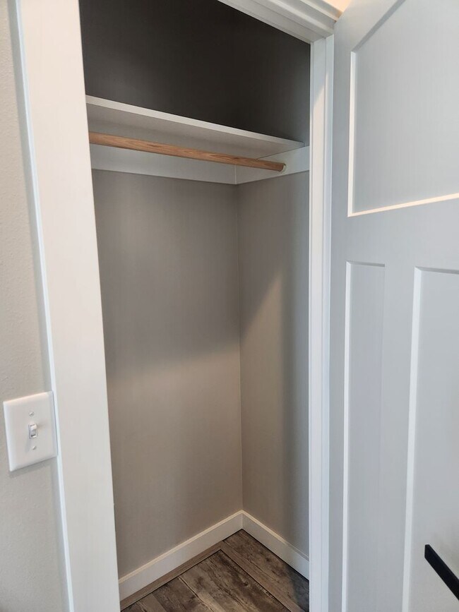 Building Photo - n625