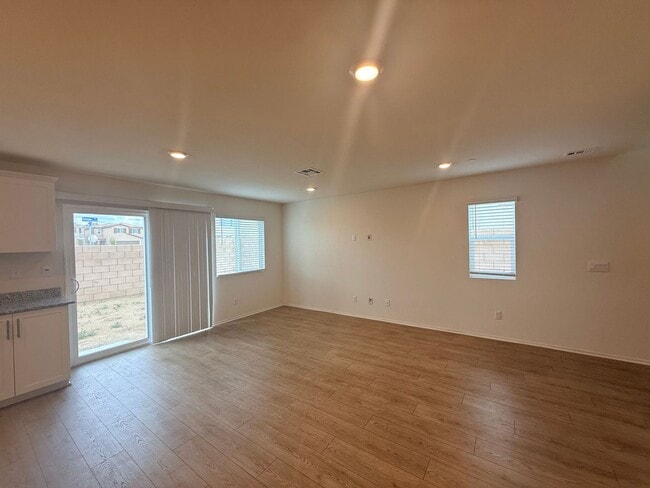 Building Photo - Beautiful newer 3-Bedroom home is now renting
