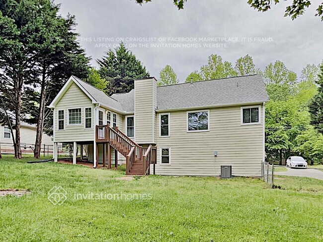 Building Photo - 520 Bone Cir