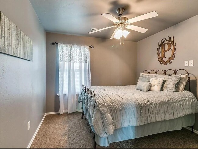 Building Photo - AVAILABLE NOW -  $500 Off First Month | 4-Bed Home in the Heart of Mustang | Storm Shelter & Mode...