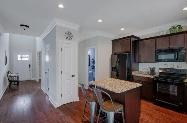 Building Photo - 232 Streams Way