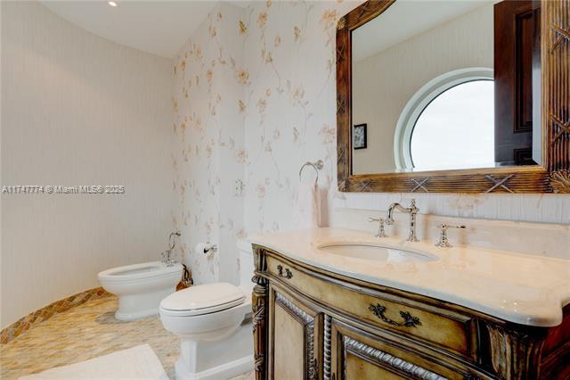 Building Photo - 16047 Collins Ave