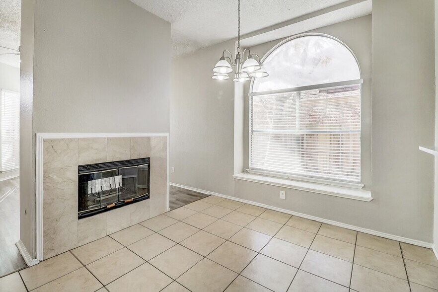 Building Photo - 1511 Springwood Dr