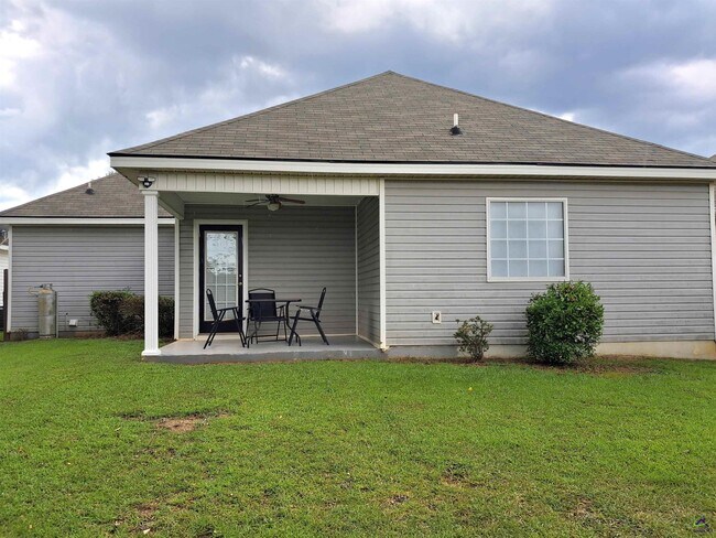 Building Photo - 105 Monticello Dr
