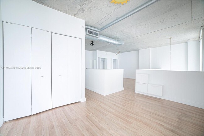Building Photo - 690 SW 1st Ct